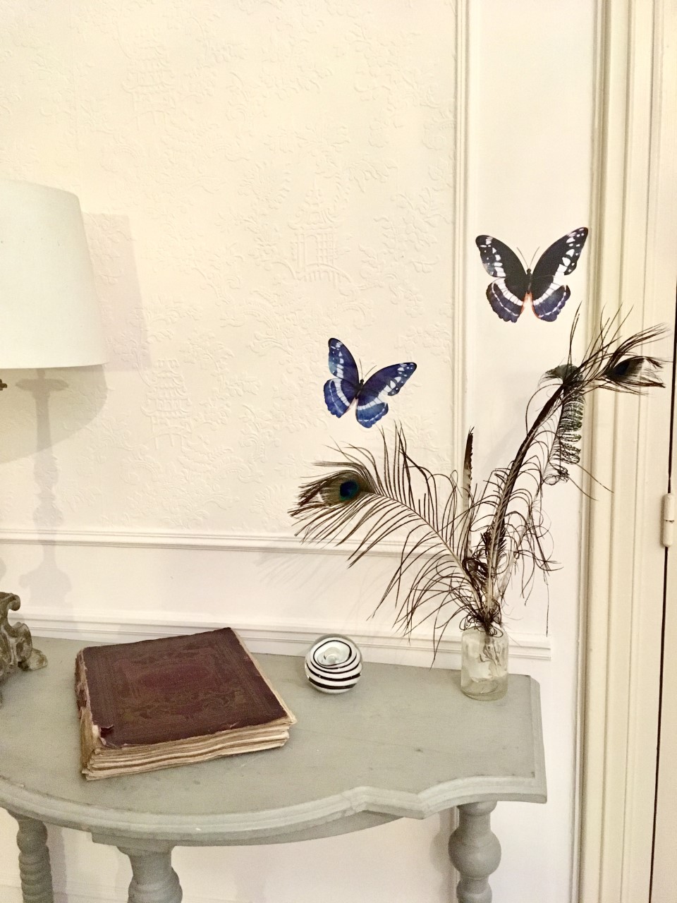 mise en situation des stickers papillons muraux 